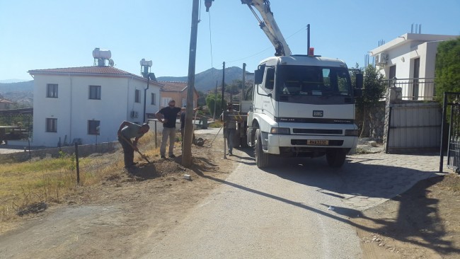 Bölgemizin çeşitli yerlerinde asfalt hazırlık, altyapı ve genişletme çalışmaları devam ediyor.