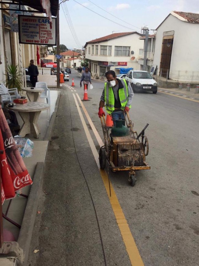 Lefke çarşısı içiresindeki yol çizgilendirme çalışmalarımız başlamıştır...